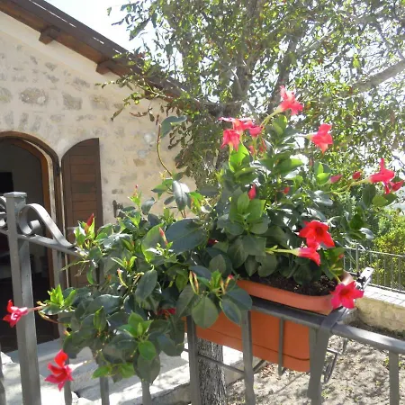 La Casetta In Montagna Дом отдыха Scontrone